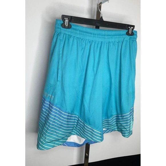 π
Ίxxl 2XL Nike Mens shorts small mark on back and stitching flaw - Picture 1 of 7